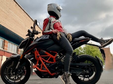 2022 KTM 390 Duke, чёрный, 590000 рублей, вид 2