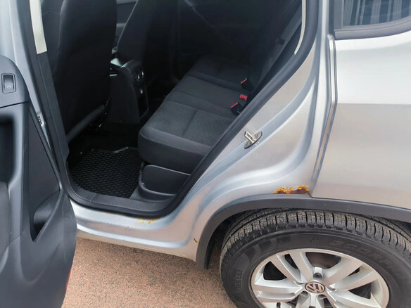 2011 Volkswagen Tiguan I Рестайлинг, серебристый, 900000 рублей - вид 15