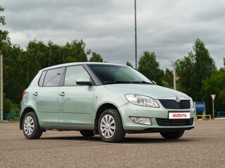 2012 Skoda Fabia II Рестайлинг, зелёный, 550000 рублей, вид 2