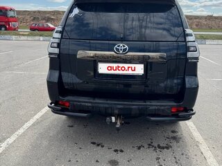 2022 Toyota Land Cruiser Prado 150 Series Рестайлинг 3, чёрный, 5700000 рублей, вид 4