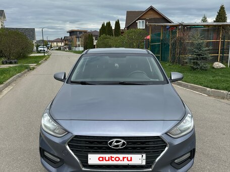 2017 Hyundai Solaris II, серый, вид 3