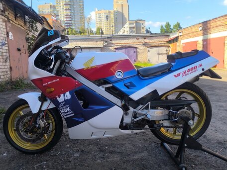 1987 Honda VFR 400, белый, 170000 рублей, вид 2