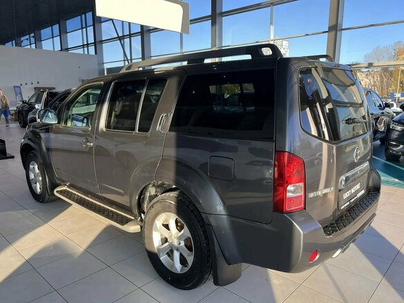 2010 Nissan Pathfinder III Рестайлинг, серый - вид 2