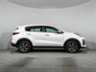 2021 Kia Sportage IV Рестайлинг, белый, 2369000 рублей, вид 4