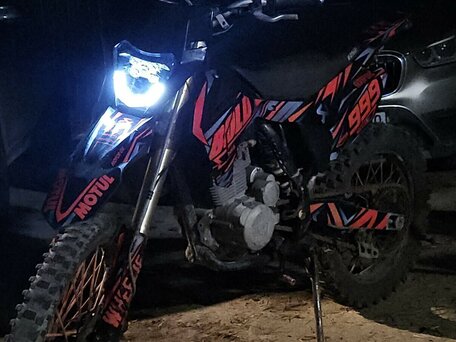 2021 BSE Z3, красный, 110000 рублей, вид 1