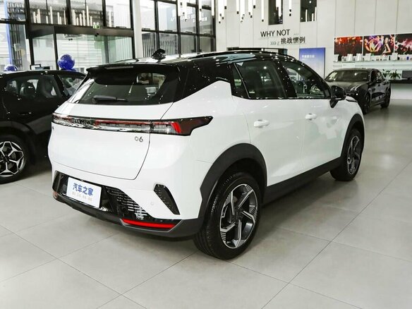 2026 Lynk & Co 06 Long Battery I Рестайлинг, белый, 2550000 рублей - вид 5