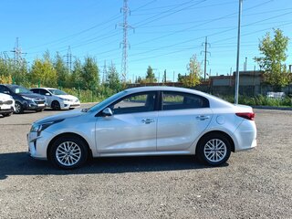 2021 Kia Rio IV Рестайлинг, серебристый, 1575500 рублей, вид 2