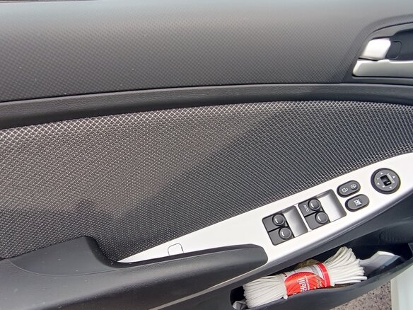 2013 Hyundai Solaris I, белый, 950000 рублей - вид 18