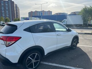 2021 Honda Vezel I Рестайлинг, белый, 2150000 рублей, вид 3