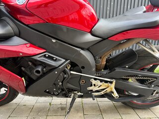 2005 Yamaha YZF-R1, красный, 600000 рублей, вид 5