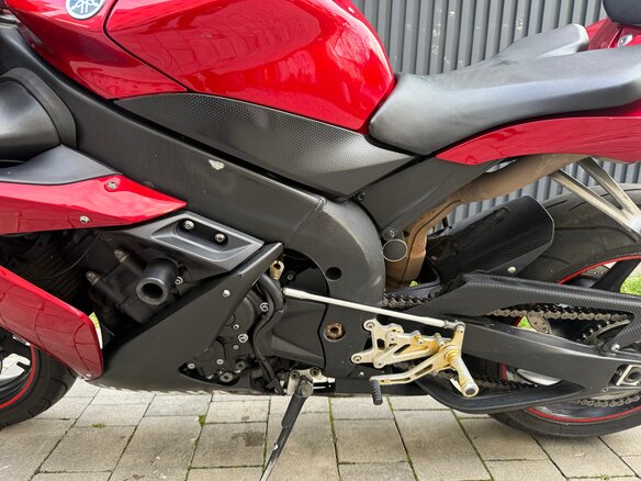 2005 Yamaha YZF-R1, красный, 600000 рублей - вид 4