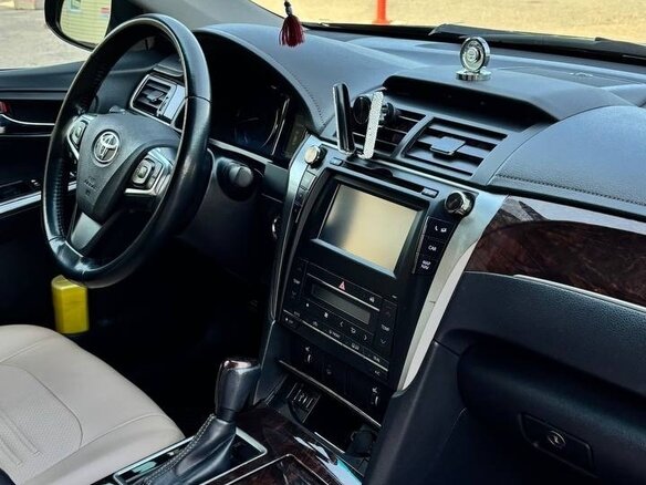 2017 Toyota Camry VII (XV50) Рестайлинг, чёрный, 1950000 рублей - вид 6