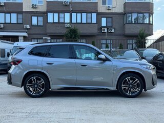 2025 BMW X1 23i xDrive III (U11/U12), серебристый, 5690000 рублей, вид 4