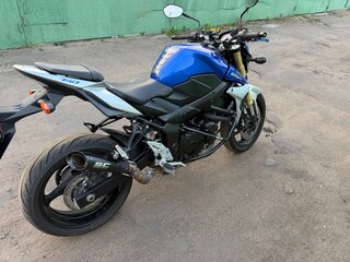 Suzuki GSR 750