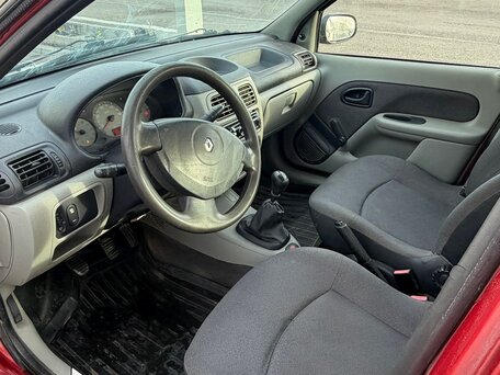 2005 Renault Symbol I Рестайлинг 2, красный, 130000 рублей, вид 4