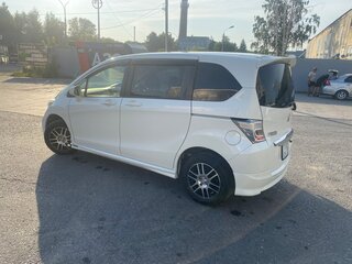 2012 Honda Freed I Рестайлинг, белый, 1170000 рублей, вид 4