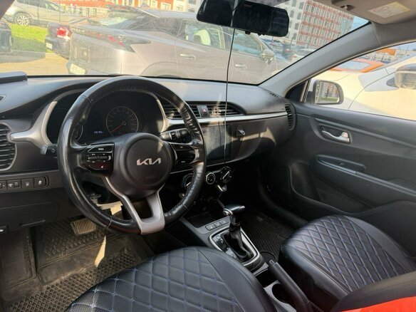 2021 Kia Rio IV Рестайлинг, белый - вид 5