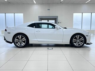 2013 Chevrolet Camaro V Рестайлинг, белый, 1800000 рублей, вид 5