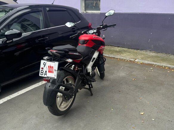2021 Bajaj Pulsar NS 200, красный, 210000 рублей - вид 4