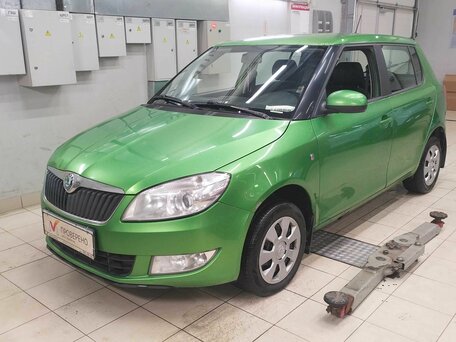 2012 Skoda Fabia II Рестайлинг, зелёный, 620000 рублей, вид 1