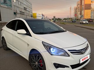 2015 Hyundai Solaris I Рестайлинг, белый, 800000 рублей, вид 2