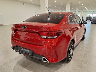 2020 Kia Rio IV Рестайлинг, красный, 1690000 рублей, вид 2
