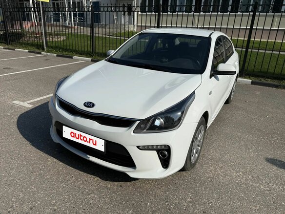 2019 Kia Rio IV, белый, 1380000 рублей - вид 3