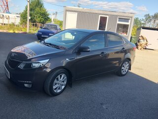 2017 Kia Rio III Рестайлинг, коричневый, 999000 рублей, вид 1