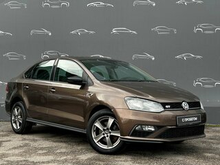 2017 Volkswagen Polo V Рестайлинг, коричневый, 927900 рублей, вид 3