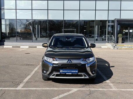 2020 Mitsubishi Outlander III Рестайлинг 3, коричневый, 1999000 рублей, вид 3