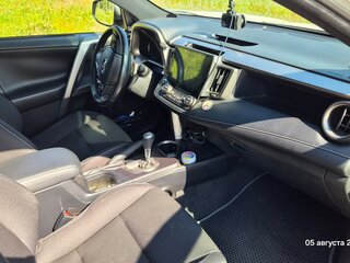 2018 Toyota RAV4 IV (XA40) Рестайлинг, белый, 3050000 рублей, вид 3