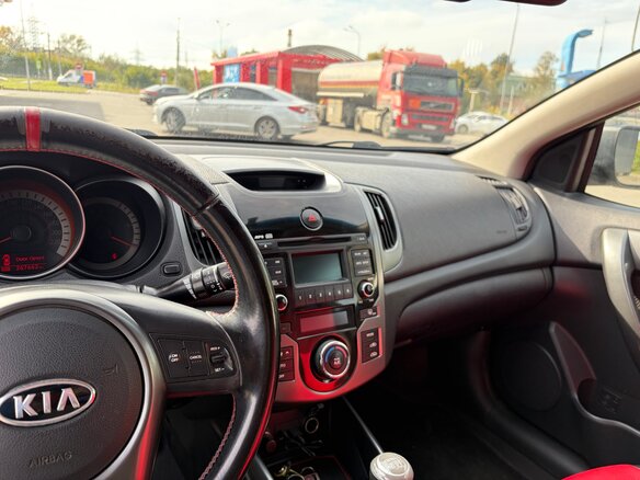 2011 Kia Cerato Koup II, чёрный, 840000 рублей - вид 27