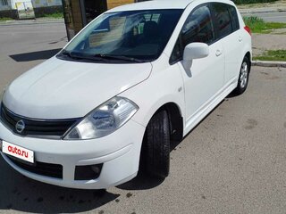 2011 Nissan Tiida I Рестайлинг, белый, 670000 рублей, вид 1