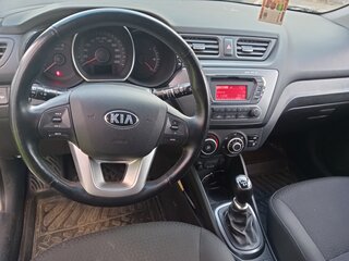 2014 Kia Rio 6-speed III, серый, 850000 рублей, вид 5