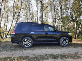 2017 Toyota Land Cruiser 200 Series Рестайлинг 2, чёрный, 5600000 рублей, вид 4