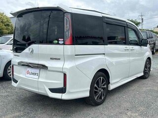 2018 Honda Stepwgn Spada V Рестайлинг, белый, 1800000 рублей, вид 4
