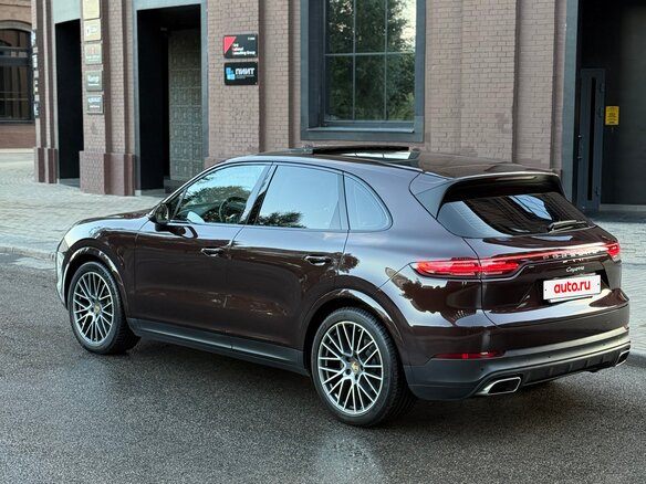 2020 Porsche Cayenne III, коричневый - вид 5