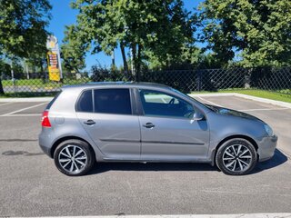 2005 Volkswagen Golf V, серый, 480000 рублей, вид 3