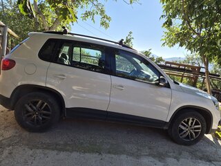 2013 Volkswagen Tiguan I Рестайлинг, белый, 990000 рублей, вид 1