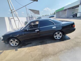 1994 Toyota Crown IX (S140), белый, 700000 рублей, вид 3