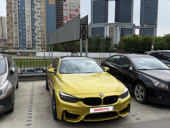 2017 BMW M4 Competition Package F82/F83 Рестайлинг, золотистый, 4999000 рублей - вид 3