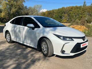 2022 Toyota Corolla XII (E210), белый, 1900000 рублей, вид 4