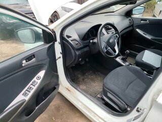 2015 Hyundai Solaris I Рестайлинг, белый, 404000 рублей, вид 5