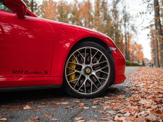 2014 Porsche 911 Turbo S VII (991), красный, 8400000 рублей, вид 5