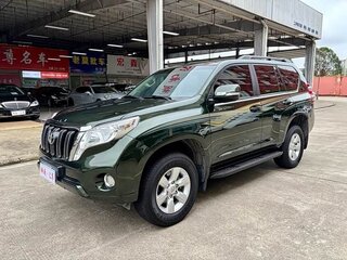 2015 Toyota Land Cruiser Prado 150 Series Рестайлинг 1, зелёный, 3650000 рублей, вид 3
