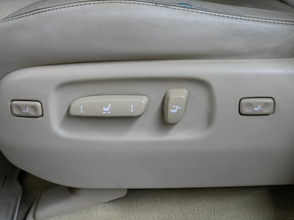 2011 Lexus LX 570 III, чёрный, 3329000 рублей - вид 17