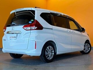 2018 Honda Freed+ II, белый, 1253000 рублей, вид 3