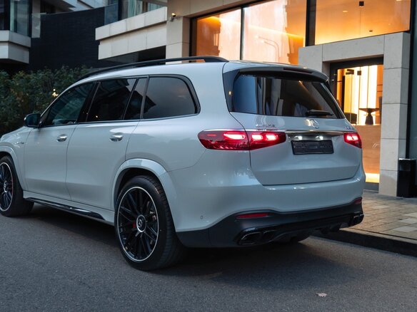 2023 Mercedes-Benz GLS AMG 63 AMG II (X167) Рестайлинг, серый, 23500000 рублей - вид 4