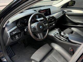 2019 BMW 5 серии 530d VII (G30/G31/G38), чёрный, 3950000 рублей, вид 5