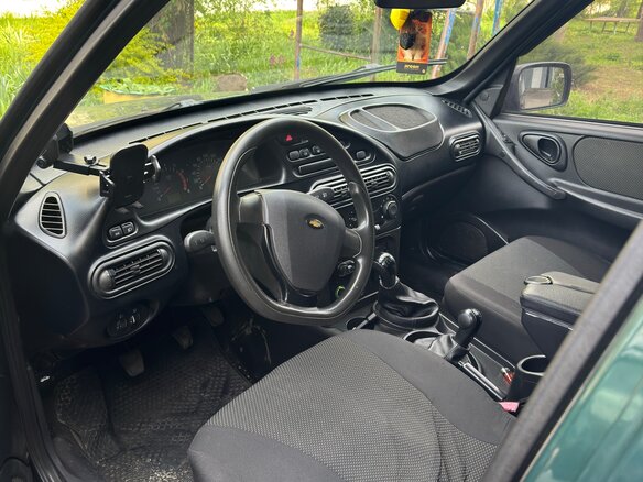 2011 Chevrolet Niva I Рестайлинг, зелёный, 430000 рублей - вид 5
